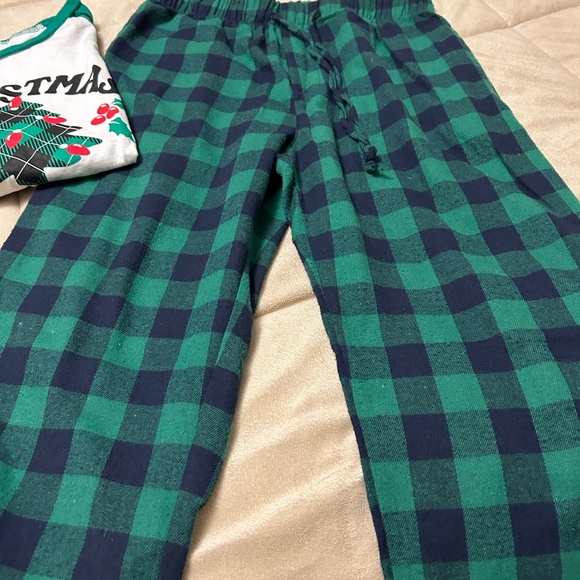 Nap Chat Holiday T-Shirt and Ochenta Flannel Pants - Picture 4 of 14